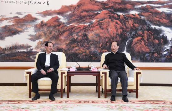 丁焰章拜會內蒙古自治區黨委書記、人大常委會主任石泰峰
