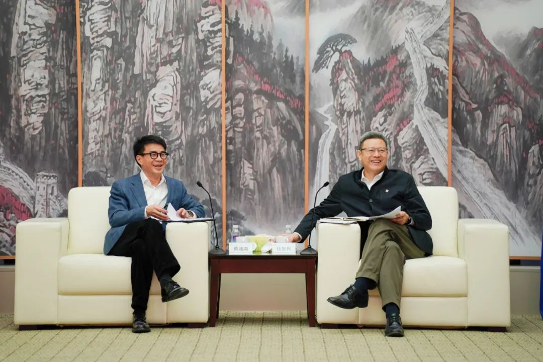 國家電投黨組書記、董事長錢智民會(huì)見申能集團(tuán)黨委書記、董事長黃迪南