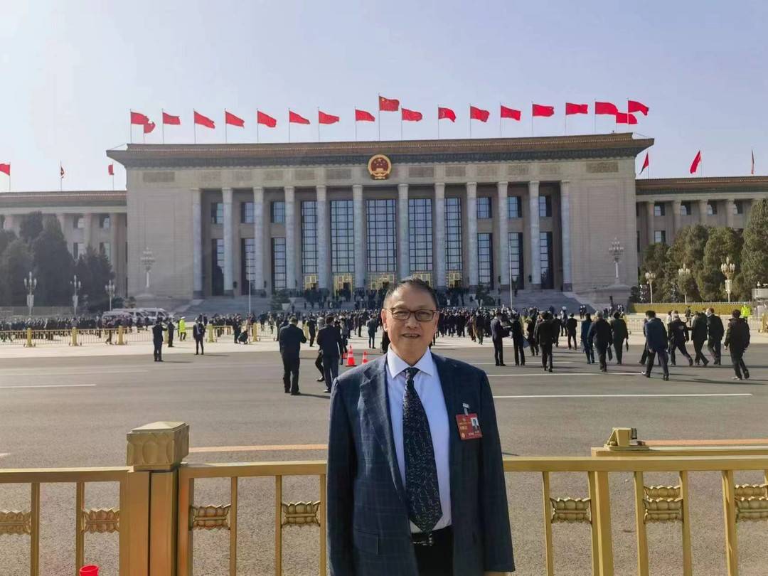【兩會好聲音】全國政協委員何文輝：推廣新能源汽車換電模式，加速高質量發展
