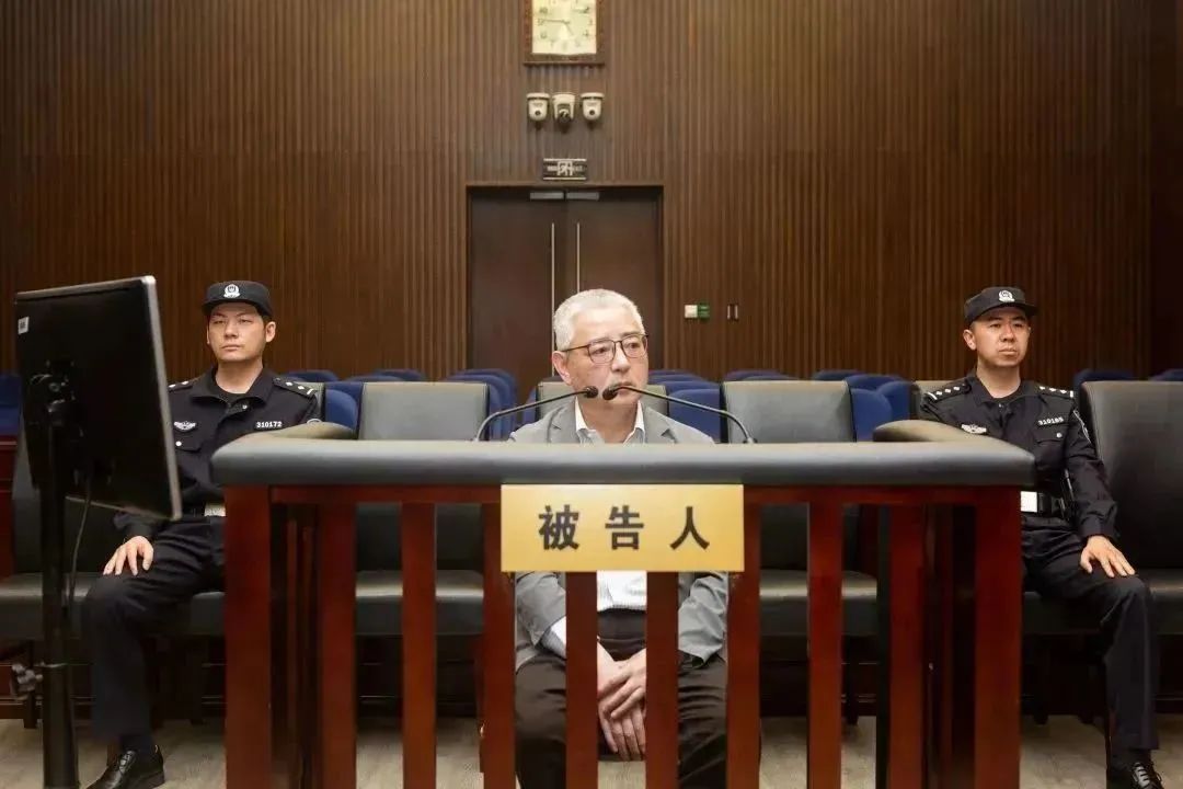 被控受賄1.56億，原上海電氣集團(tuán)股份有限公司總裁、董事長鄭建華受審