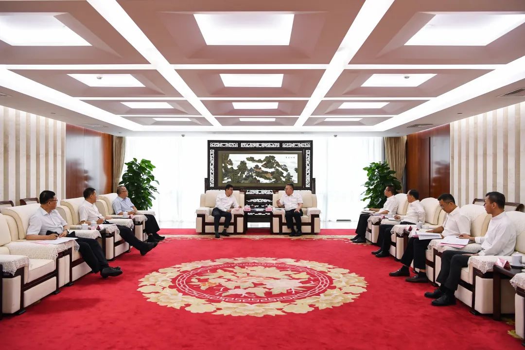 葉向東與甘肅省委常委、副省長張錦剛舉行會談