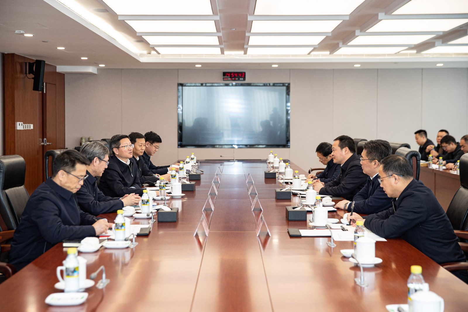 國家能源集團公司總經理、黨組副書記余兵會見上饒市委書記陳云