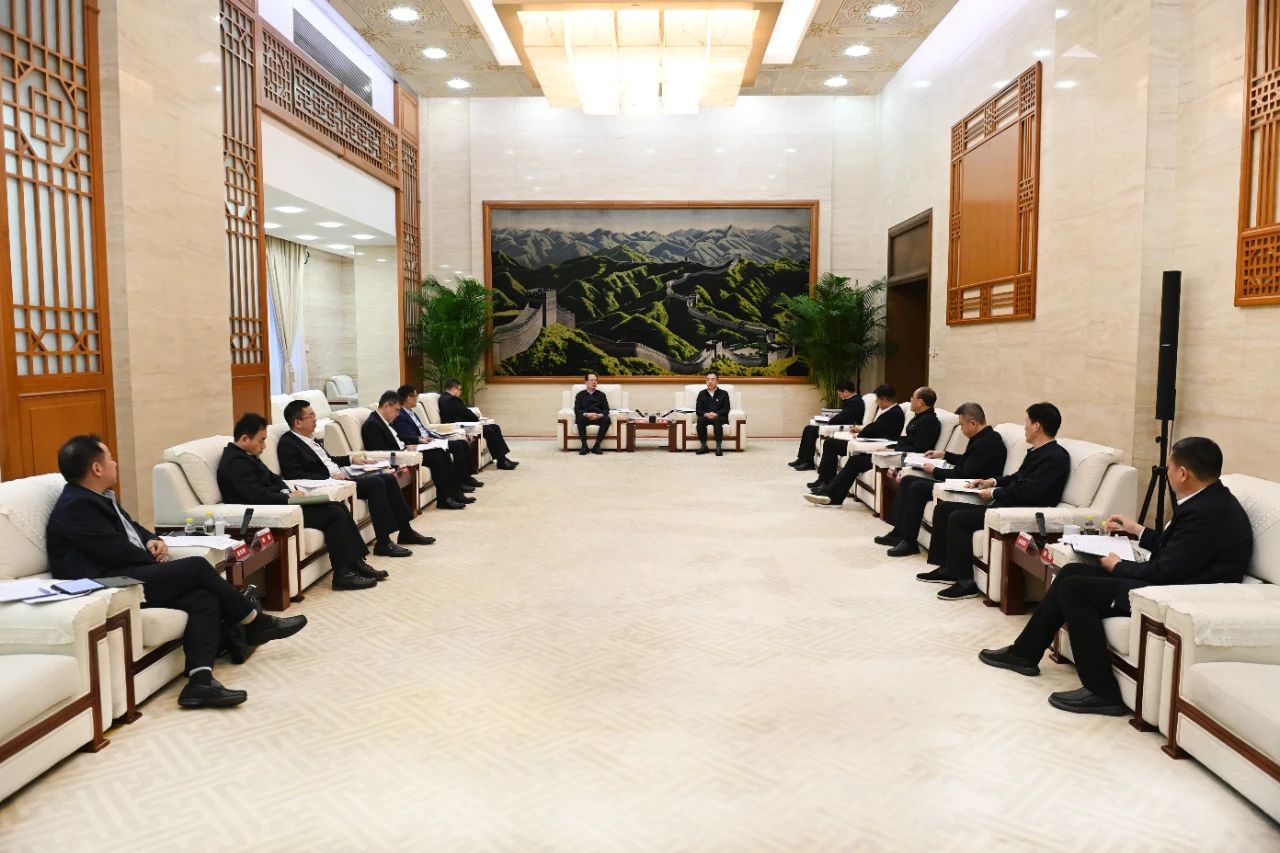 大唐集團黨組書記、董事長鄒磊與中國電建黨委書記、董事長丁焰章會談