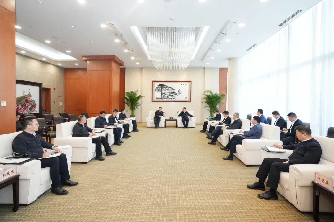 華能集團(tuán)董事長(zhǎng)溫樞剛、總經(jīng)理張文峰會(huì)見哈電集團(tuán)董事長(zhǎng)曹志安、總經(jīng)理黃偉
